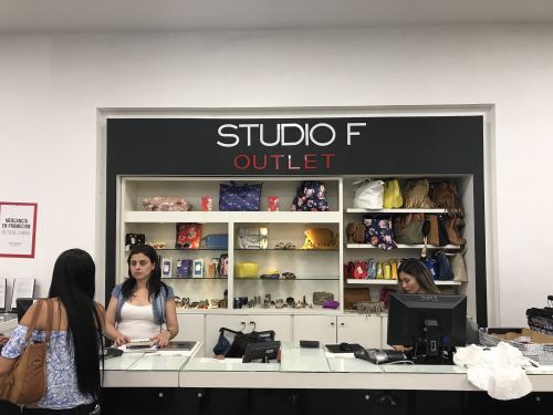 Studio F - Reforma Outlet Studio F Guayabal - Medellin